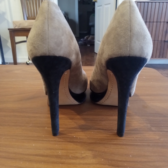 Sam Edelman Women's Tan Suede Pumps - Picture 2 of 7